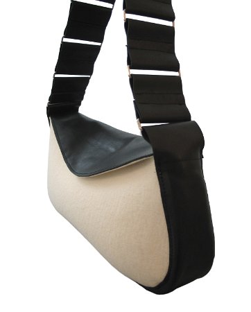 SU_ME_Handtasche_Wollfilz Weiss_Leder klappe_8404